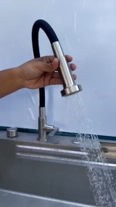 Vòi rửa chén bát 1 đường nước lạnh thân inox hoặc đồng xi gắn óng cao su siêu bền đầu ra nước 2 chế độ