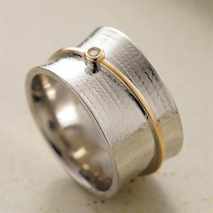 Huitan Modern Design Women Two Tone Ring Gorgeous Accessories for Party Holiday Vintage Style Lady with Shiny CZ Trendy Jewelry