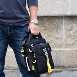 กระเป๋าสะพายข้าง Oxford Cloth สำหรับผู้ชาย กระเป๋าเดินทางลำลองแบบสะพายข้าง เส้นใยโพลีเอสเตอร์ กระเป๋าใส่โน้ตบุ๊กขนาด 10 นิ้ว