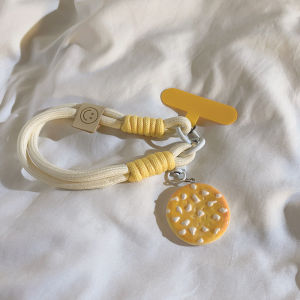 จี้ห้อยทรง 3 มิติแบบเรียบง่าย สร้อยคอผูกมือแบบถัก สำหรับเคสโทรศัพท์มือถือ กระเป๋าใส่โทรศัพท์มือถือ เคสกุญแจ สร้อยข้อมือ สายหูฟัง เปลือกป้องกันการตกหล่น น่ารักและสร้างสรรค์