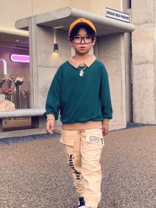 ชุดเด็กผู้ชาย เสื้อสเวตเตอร์แขนยาวเด็กผู้ชาย เสื้อโปโลคอปกสีทึบสไตล์เกาหลี ชุดกีฬาเด็กโตสองชิ้น 23727