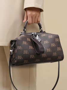 YIMO Versatile Crossbody Bag Womens Shoulder Bag Exquisite Large Capacity Handheld Pillow Bag Fashion Womens Bag