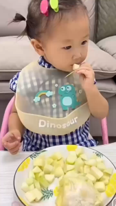 Yếm Ăn Dặm Silicone Cho Bé Chống Thấm Dễ Vệ Sinh Có Ngăn Hứng Thức Ăn Nhiều Mẫu Dễ Thương