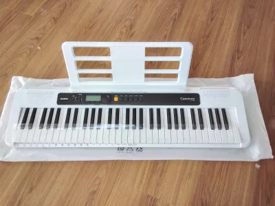 คีย์บอร์ดไฟฟ้า Casiotone CT-S200we สีขาว