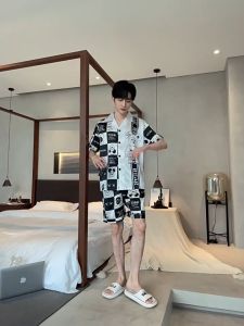 ชุดนอนผู้ชาย มาใหม่ ส่งจากไทย แขนสั้น+ขาสั้น ผ้าซาตินชุดนอน ชุดนอนแฟชั่นสไตล์เกาหลี