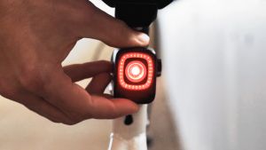 Đèn hậu xe đạp MAGICSHINE SEEMEE 200 V3.0 độ sáng 200 lumen pin 1000mAh