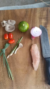 เขียงไม้เนื้อแข็ง เขียงไม้ทำครัว เขียงไม้คุณภาพดี ปลอดภัยไร้สาร หั่นผัก หั่นเนื้อ หั่นหมู แข็งแรงสามารถสับได้ เขียงไม้