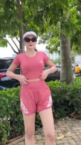 Áo thun nữ croptop thun lạnh co giãn thấm hút mồ hôi shop tặng kèm mút