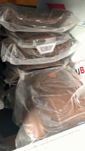 Gối tựa ô tô cao su non đúc nguyên khối bọc da cao cấp cho xe hơi siêu đàn hồi