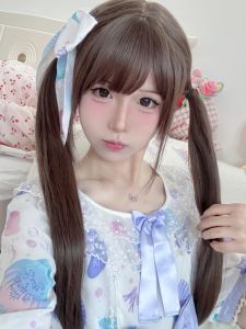 Natural Seamless Long Straight Hair Full Head Cover Wig for Women Sweet Cute Style Cold Brown Color Tangle-Free Easy to Wear