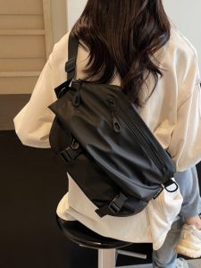 กระเป๋าคาดหน้าอกกันน้ำความจุขนาดใหญ่สำหรับผู้ชายและผู้หญิง กระเป๋าสะพายไหล่สำหรับปีนเขา กระเป๋าสะพายข้างแบบลำลอง กระเป๋าคาดหน้าอกสำหรับเล่นกีฬา