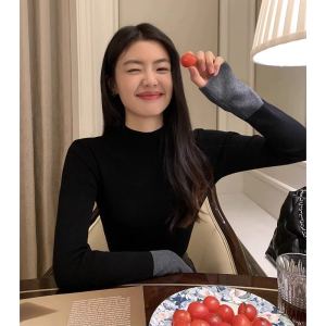 เสื้อชั้นในถักคอสูงครึ่งตัวผู้หญิง เสื้อสเวตเตอร์คอวีถักผ้าขนสัตว์ ฤดูใบไม้ร่วง/ฤดูหนาว 2025 ใหม่ ระดับไฮเอนด์ เสื้อผ้าสำหรับทำงาน