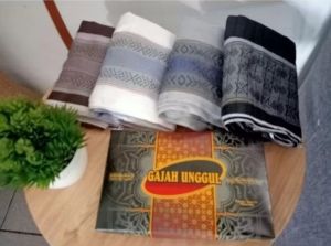 sarung priadewasa tersedia.per kodi /Pcs /sarunggajahunggul termurah berkualitas bagus cocok buat acara hjtan/THR /dll ISI 20pcs 235000