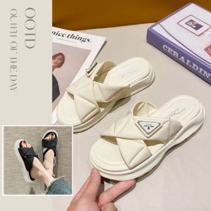 QZshop รองเท้าแตะผู้หญิงรองเท้าแตะสวมมาใหม่ รุ่นสายไขว้ ดีไซน์สวยพื้นนู่มี4 สี สวย สวยทุกสี ราคาที่ดี ของมันต้องมีคุณภาพ 400 บาท สำหรับส่งลง