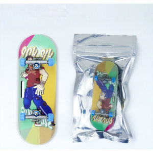 Wholesale Professional Bearing Mini Stress-Relieving Fingerboard Toy Made of Five-Layer Maple Wood