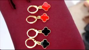 Anting anak-anak dan Wanita dewasa Clver Hitam Anti Karat Cantik dan Simple Cewe Korea