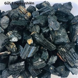 Đá Tourmaline Đen Tự Nhiên Mẫu Vật Khoáng Vật Chính Hãng Với Cạnh Sắc Nét Và Bề Mặt Nhẵn Chủ Đề Đồ Nội Thất Cổ Điển Hoài Niệm.