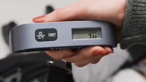 Skala Bagasi Digital 50kg/110lb Beg Tangan Mudah Alih & Skala Gantung Beg untuk Perjalanan Portable Digital Luggage Scale Electronic Luggage Scale High Precision 50kg Capacity with LCD Display