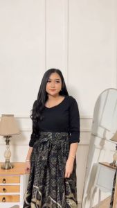 ROK BATIK MAYUNG PANJANG POLYKATUN BAWAHAN WANITA MOTIF DAUN HITAM