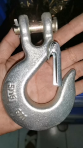 Solid Lifting G70 US Type Clevis Slip Hook With Latch 2-5 Tons Transport Slip Hook Cargo Hook with Safety Latch