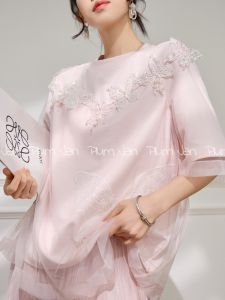 PlumJan | Áo Thun Mẫu Đôi Gỗ Mỏng Cổ Tròn Tay Ngắn 3D Bướm Màu Hồng Cao Cấp
