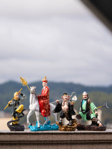 ตกแต่งบ้าน พระพุทธเจ้าสี่ท่าน ปู่เอี้ยม กว่า 8 ล้อ ช้าง หนอน ต้นไม้ รูปคน ตกแต่งโต๊ะหน้าบ้าน ตกแต่งภายในบ้าน