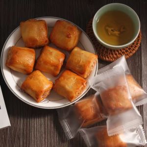 Traditional Guangdong Snacks Square Chicken Cake Special Products South Fermented Bean Paste Biscuit Chinese Pastry Treats