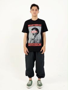 Desain Unik & Stylish: Kaos Berkualitas Tinggi untuk Pria