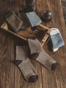 Mens Winter Thickened Cotton Blend Knitted Mid-calf Socks Retro Striped Gentlemans Suit Socks Couples Warm Home Socks