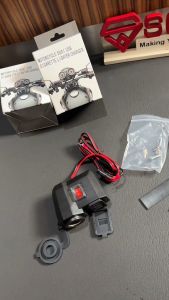 MLD-3028 Charger Motor 2 Port USB Voltmeter Digital Display Dengan Socket Lighter Casan Motor 4.2A