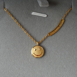 Non-Fading Womens 18K Gold Smile Face Titanium Steel Necklace Short Lockbone Chain Cold Style Fashion Jewelry Accessory