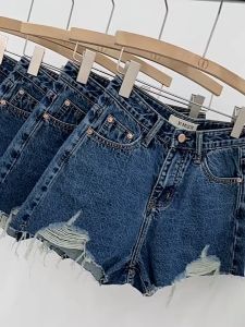 Celana Jeans Pendek Wanita Dewasa: Pilihan Fashion yang Tepat