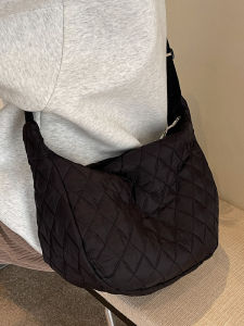 Trendy Ladies Crossbody Bag 2025 Hot Spicy Design Dumpling Shape Diamond Grid Womens Small Niche Design Sense Bags