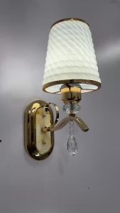 Đèn gắn tường phòng ngủ đèn cầu thang T1808 thân đèn kim loại chụp đèn thủy tinh tặng kèm bóng đèn led