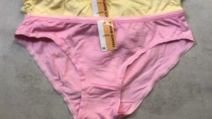 Combo 5 Quần Lót Nữ Freeship Cotton Lụa Mềm Mát Co Giãn Thấm Hút Màu Vàng Mr10 Từ 35kg Đến 65Kg Nội Y Marketonline