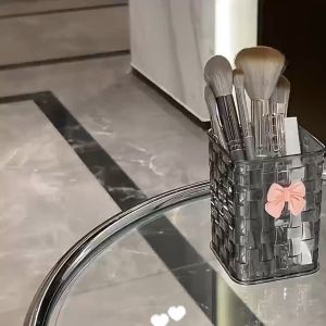 แปรงแต่งหน้าที่ใส่ปากกาบาร์เรลขอบหยักลายตกแต่งเครื่องประดับแก้วที่เรียบง่ายหลอดเก็บโต๊ะ