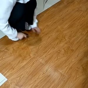 สติ๊กเกอร์ติดพื้น กาวในตัว ติดพื้น ปูพื้นห้องนอน กระเบื้องปูพื้น เสื่อน้ํามันปูพื้น ทนทาน