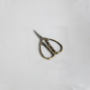 LUOSHENGMANSHENGHUO | Vintage Style Bamboo Joint Small Scissors