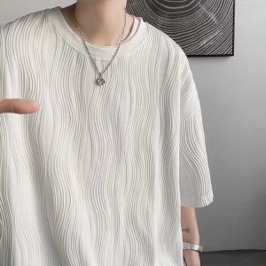 Loose Ice Silk Mens T-shirt Pleated Cool Thin No-ironing Seamless Striped Texture Half Sleeve Youth Fashion Summer T-shirt