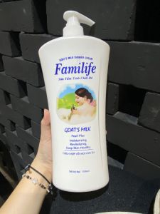 Combo 3 chai sữa tắm dê Familife 1100ml