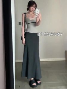 กระโปรงทรงหางปลาทรงเอเอวสูงทรงเข้ารูปสำหรับผู้หญิง ฤดูใบไม้ผลิและฤดูร้อน 2025 กระโปรงยาวคลุมเข่าสไตล์เกาหลี