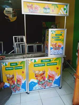 booth meja sambung free gambar poci dan kotakan