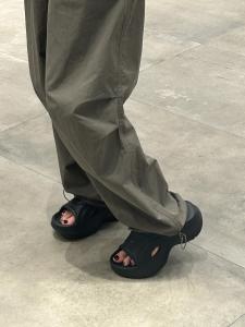 กางเกงทำงานผ้าไหมน้ำแข็งสไตล์อเมริกันสำหรับผู้หญิงไซส์ใหญ่ กางเกงขายาวทรงหลวมเอวยางยืด กางเกงขายาวทรงหลวมสบาย ๆ สำหรับฤดูร้อนปี 2024