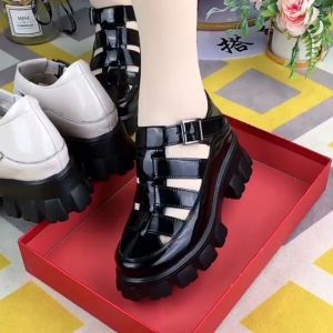 Giày Sandal Đế Bệt Da Dập Khoét Hở Mũ Giày Sandal Thường Ngày Cho Nữ Giày Sandal Thời Trang Đế Bệt Cao Su Màu Trơn