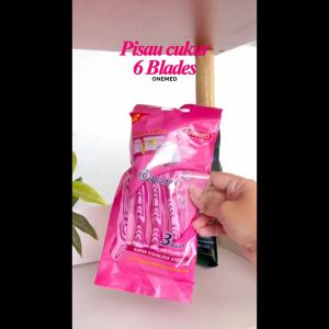 Pisau Cukur ONEMED 6 Blade Pink & Green: Paket 3 Pisau Cukur\\n\\n Apa Itu Pisau Cukur ONEMED 6 Blade?\\n\\nPisau cukur ONEMED 6 Blade adalah alat cukur berkualitas tinggi yang dirancang untuk memberikan hasil cukur yang sempurna. Dengan 6 bilah tajam dan desain ergonomis, pisau cukur ini memastikan bahwa Anda dapat mencapai hasil cukur yang rapi dan nyaman. Pisau cukur ONEMED 6 Blade tersedia dalam warna pink dan hijau yang menarik.\\n\\n Keunggulan Pisau Cukur ONEMED 6 Blade\\n\\nPisau cukur ONEMED 6 Blade memiliki beberapa keunggulan yang membuatnya menjadi pilihan tepat untuk Anda:\\n\\n- **Desain Ergonomis:** Pisau cukur ONEMED 6 Blade dirancang dengan ergonomis untuk memastikan kenyamanan saat digunakan.\\n- **6 Bilah Tajam:** Dengan 6 bilah tajam, pisau cukur ini dapat mencapai hasil cukur yang rapi dan sempurna.\\n- **Warna Menarik:** Pisau cukur tersedia dalam warna pink dan hijau yang menarik.\\n\\n Kelebihan Alat Cukur ONEMED\\n\\nAlat cukur ONEMED memiliki beberapa kelebihan yang membuatnya menjadi pilihan tepat untuk Anda:\\n\\n- **Hasil Cukur Rapi:** Alat cukur ONEMED dirancang untuk memberikan hasil cukur yang rapi dan sempurna.\\n- **Kenyamanan Penggunaan:** Desain ergonomis dari alat cukur ONEMED memastikan kenyamanan saat digunakan.\\n- **Berkualitas Tinggi:** Alat cukur ONEMED dibuat dengan bahan berkualitas tinggi untuk memastikan keawetan dan ketahanan.\\n\\n Cara Menggunakan Pisau Cukur ONEMED 6 Blade\\n\\nBerikut adalah langkah-langkah penggunaan pisau cukur ONEMED 6 Blade:\\n\\n1. Basahi wajah atau area yang akan dicukur dengan air hangat.\\n2. Oleskan sabun pencukuran atau gel pencukuran pada area yang akan dicukur.\\n3. Pegang pisau cukur dengan kuat dan arahkan ke area yang akan dicukur.\\n4. Mulailah mencukur dengan gerakan yang perlahan dan pastikan untuk tidak menekan terlalu keras.\\n5. Bersihkan pisau cukur setelah digunakan.\\n\\n Tips untuk Hasil Cukur Terbaik\\n\\nBerikut adalah beberapa tips untuk mendapatkan hasil cukur terbaik:\\n\\n- **Basahi Wajah:** Basahi wajah atau area yang akan dicukur dengan air hangat sebelum mencukur.\\n- **Gunakan Sabun Pencukuran:** Gunakan sabun pencukuran atau gel pencukuran untuk membantu proses pencukuran.\\n- **Tekan Lembut:** Jangan menekan pisau cukur terlalu keras saat mencukur.\\n- **Bersihkan Setelah Digunakan:** Bersihkan pisau cukur setelah digunakan untuk menjaga kebersihan dan keawetan.\\n\\n Keunggulan Paket 3 Pisau Cukur ONEMED\\n\\nPaket 3 pisau cukur ONEMED memiliki beberapa keunggulan yang membuatnya menjadi pilihan tepat untuk Anda:\\n\\n- **Hemat Biaya:** Dengan membeli paket 3 pisau cukur, Anda bisa menghemat biaya dibandingkan jika membeli satu per satu.\\n- **Praktis:** Paket 3 pisau cukur ONEMED memudahkan Anda untuk selalu memiliki cadangan pisau cukur.\\n- **Kualitas Terjamin:** Setiap pisau cukur dalam paket 3 pisau cukur ONEMED memiliki kualitas yang terjamin.\\n\\n Manfaat Beli Paket 3 Pisau Cukur\\n\\nBerikut adalah beberapa manfaat membeli paket 3 pisau cukur ONEMED:\\n\\n- **Hemat Biaya:** Dengan membeli paket 3 pisau cukur, Anda bisa menghemat biaya dibandingkan jika membeli satu per satu.\\n- **Praktis:** Paket 3 pisau cukur ONEMED memudahkan Anda untuk selalu memiliki cadangan pisau cukur.\\n- **Kualitas Terjamin:** Setiap pisau cukur dalam paket 3 pisau cukur ONEMED memiliki kualitas yang terjamin.\\n\\n Kelebihan Beli Paket Dibandingkan Satuan\\n\\nBerikut adalah beberapa kelebihan membeli paket 3 pisau cukur ONEMED dibandingkan membeli satuan:\\n\\n- **Hemat Biaya:** Dengan membeli paket 3 pisau cukur, Anda bisa menghemat biaya dibandingkan jika membeli satu per satu.\\n- **Praktis:** Paket 3 pisau cukur ONEMED memudahkan Anda untuk selalu memiliki cadangan pisau cukur.\\n- **Kualitas Terjamin:** Setiap pisau cukur dalam paket 3 pisau cukur ONEMED memiliki kualitas yang terjamin.\\n\\nPisau cukur ONEMED 6 Blade Pink & Green adalah pilihan tepat untuk Anda yang ingin mendapatkan hasil cukur yang rapi dan sempurna. Dengan membeli paket 3 pisau cukur, Anda bisa menghemat biaya dan selalu memiliki cadangan pisau cukur. Jadi, tunggu apa lagi? Segera dapatkan pisau cukur ONEMED 6 Blade Pink & Green Anda sekarang juga!\"