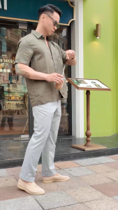 [Mua 1 áo tặng 1 áo] Áo Sơ Mi Nam Cộc Tay Chất Vải Linen Màu Xanh Rêu – Gọn Gàng Thanh Lịch & Thoáng Mát - TED MENSWEAR