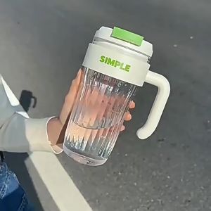 แก้ว Simple 890 มล. แถมสติ๊กเกอร์ แก้วน้ำผลไม้มีที่จับ พกพาสะดวก แก้วน้ำพร้อมหลอด สีสันสดใสดีไซน์สวย