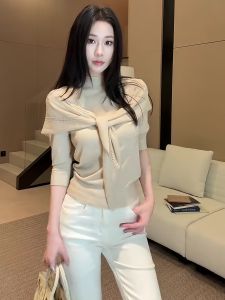 เสื้อถักไหมประกายเล็กแขนยาวสองชิ้น ฤดูใบไม้ร่วง 2025 ชุดสูทสุดหรู แฟชั่นผู้หญิง ชุดทำงาน แขนยาว ปกโปโล ปกโปโล