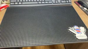 45x30 Alas Meja Barbershop Anti Selip PVC / Alat Penata Rambut Pad Penebalan