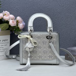 Luxurious Retro Guangxi Zhuang Tapestry Ladys Handbag Crossbody Clutch Bag Ethnic Style Magnetic Buckle Closure Pure Color